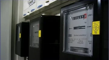 وزارة الكهرباء تبدأ استبدال العدادات القديمة بالمسبوقة الدفع لتحسين كفاءة استهلاك الكهرباء